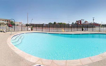 Red Roof Inn Arlington - Entertainment District Bagian luar foto