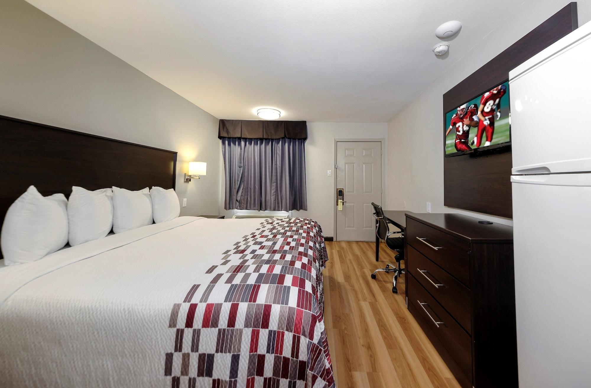 Red Roof Inn Arlington - Entertainment District Bagian luar foto