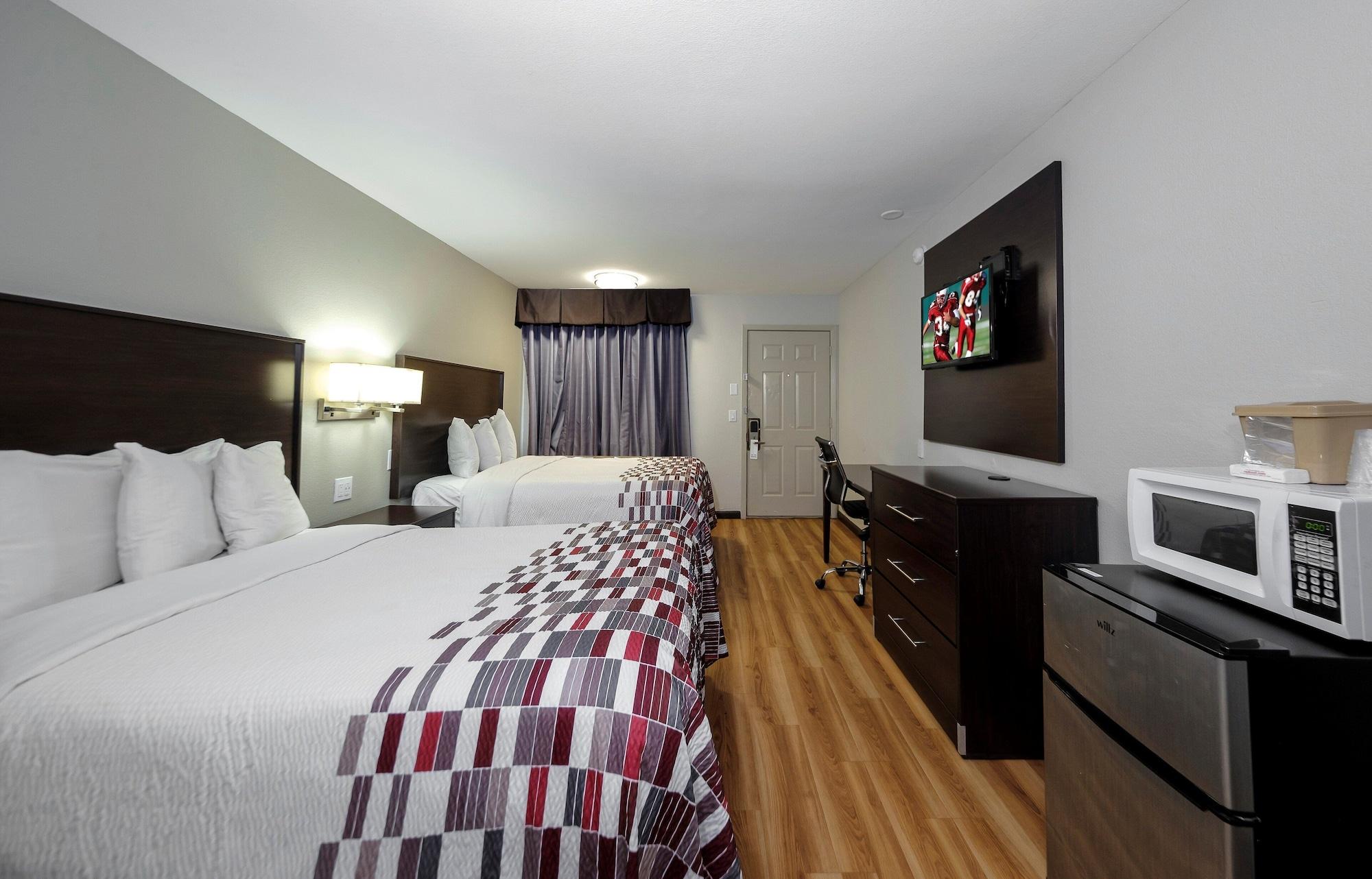 Red Roof Inn Arlington - Entertainment District Bagian luar foto