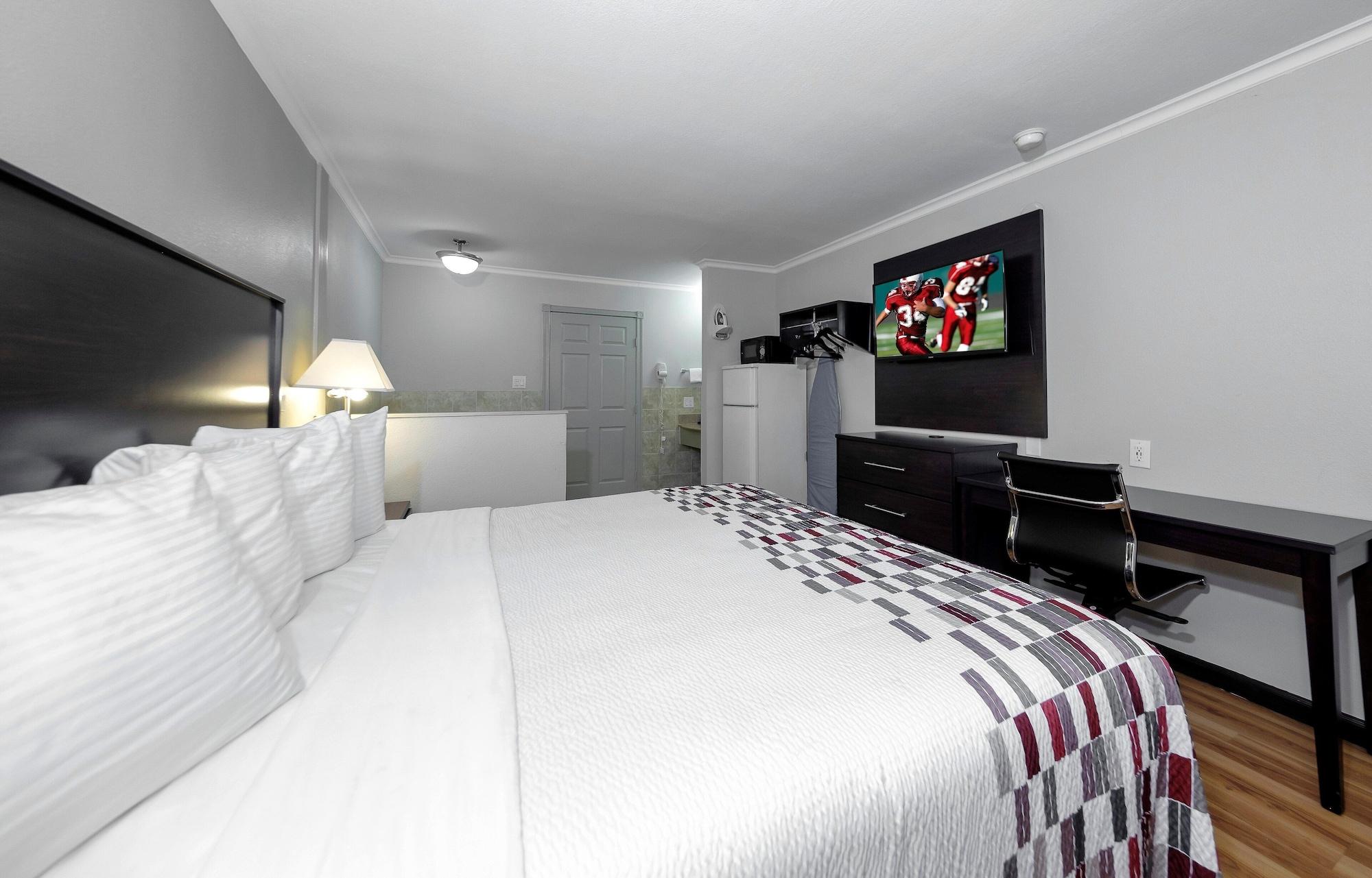 Red Roof Inn Arlington - Entertainment District Bagian luar foto